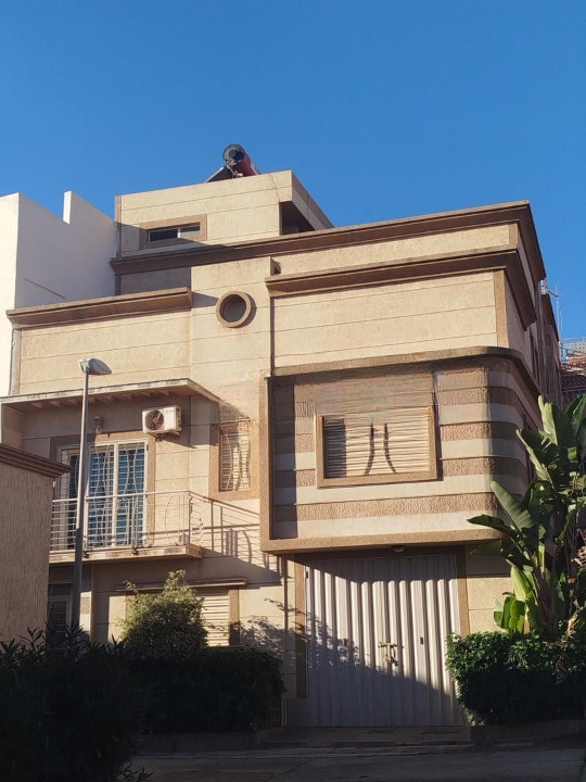 Villa à vendre à Al Qods Sidi Bernoussi Casablanca – 7 chambres